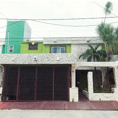 The Arrival Hostal Cancun Exterior photo